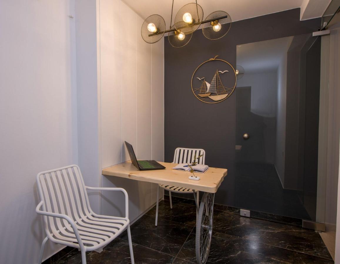 Eleanthi Modern Living Appartement Galatás Buitenkant foto